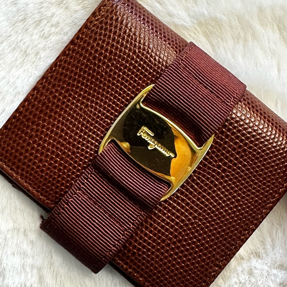 SALE ✅Salvatore Ferragamo Vintage Lizard Embossed Leather Bifold Unisex Wallet